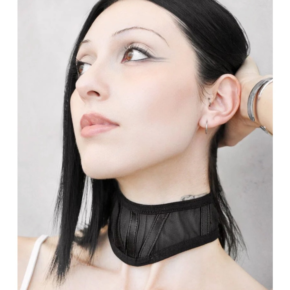 Noctex Clarissa mesh collar choker